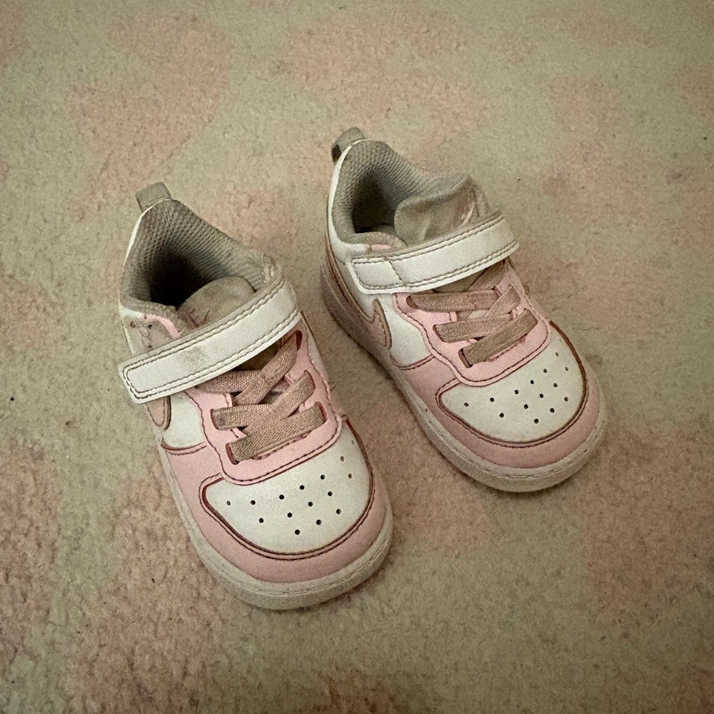 Kids Pink and White nike Sneakers